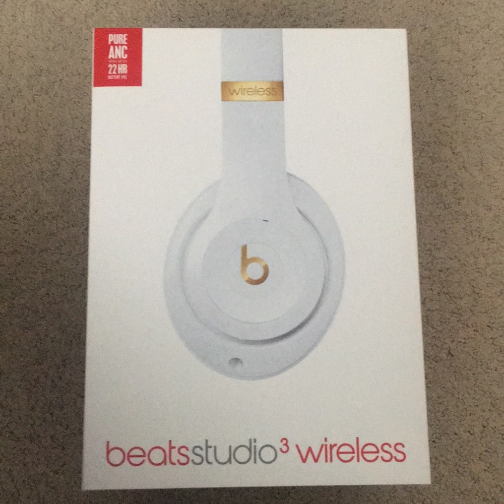 Beats Studio 3 wireless brand new